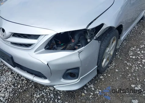 2012 Toyota Corolla S z USA, uszkodzony, nr VIN 2T1BU4EE8CC883932